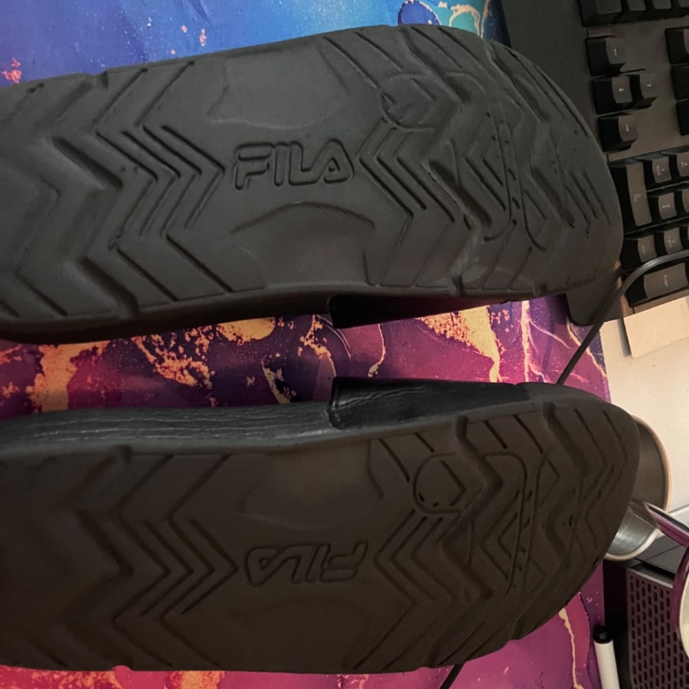 Filas - Picture 2 of 3
